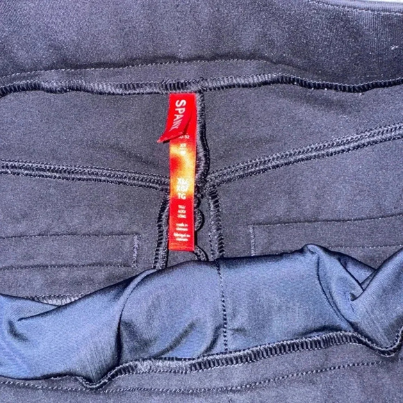 SPANX tall Ponte flare pant.   Smoke free home. - Picture 4 of 7